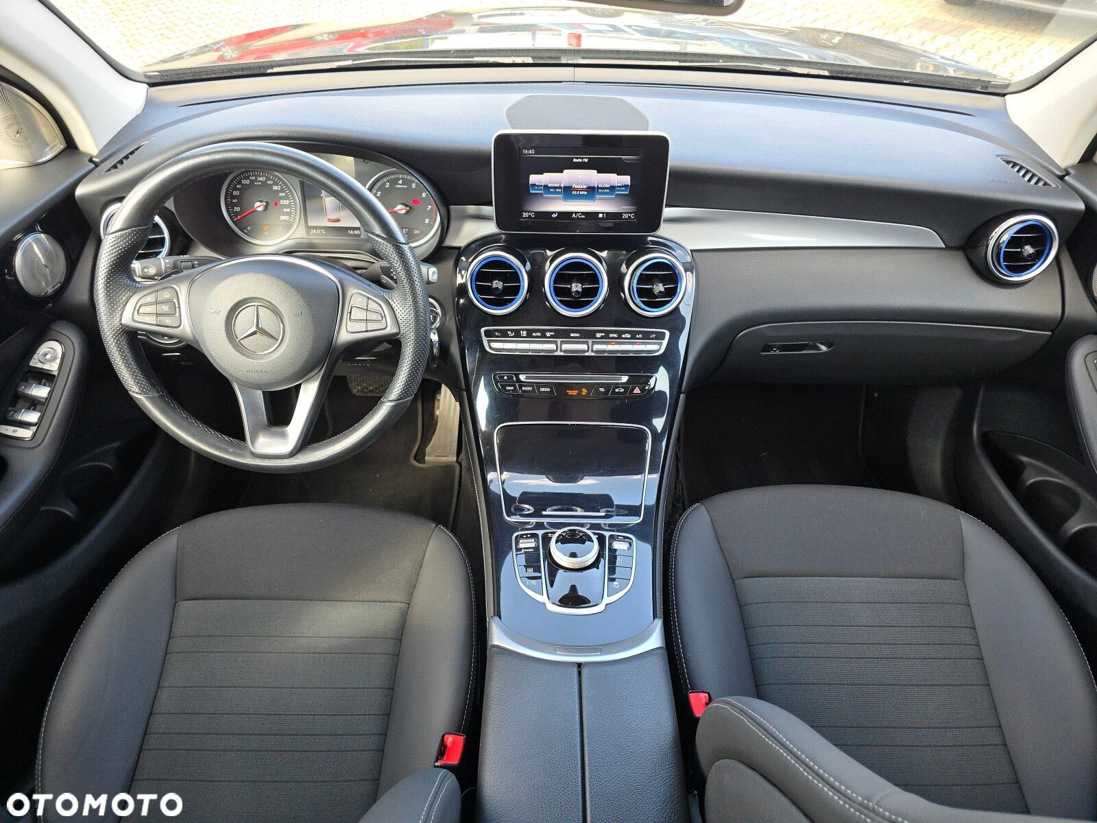 Mercedes-Benz GLC - 9