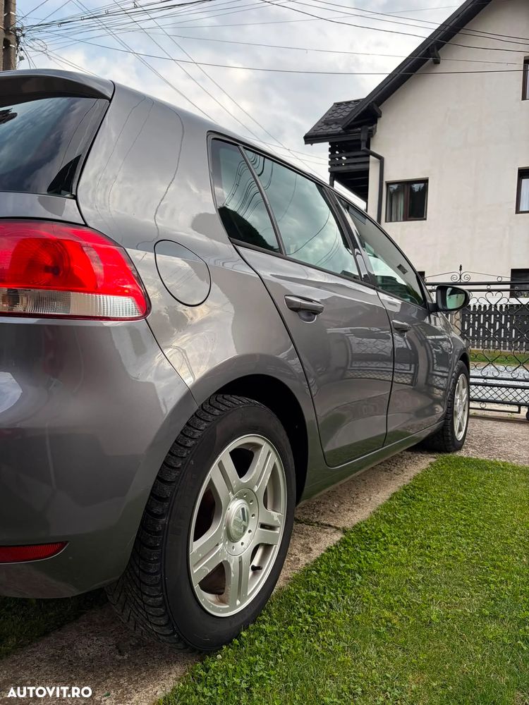 Volkswagen Golf 1.6 TDI DPF Comfortline - 6