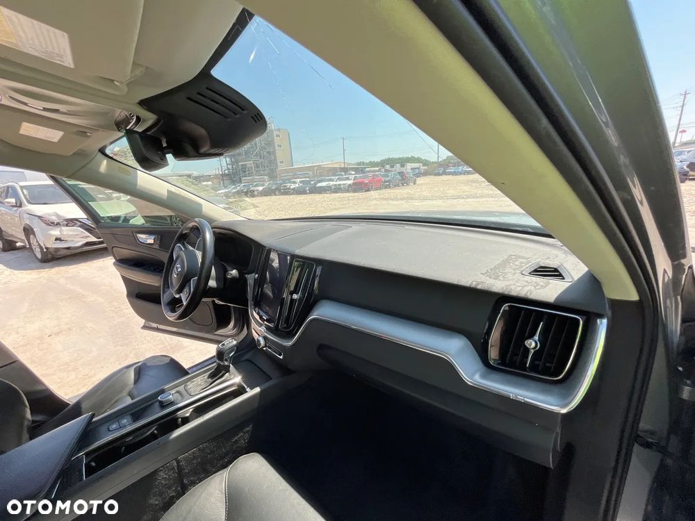 Volvo XC 60 T5 AWD Momentum - 19