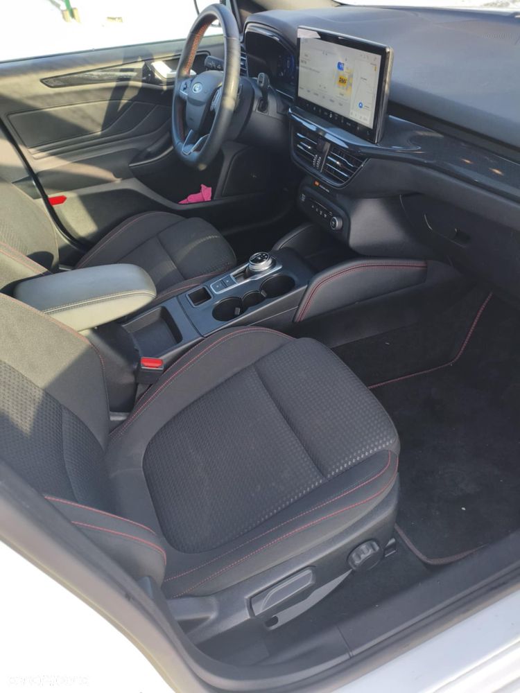 Ford Focus 1.5 EcoBlue STart-Stopp-System ST-LINE X - 14