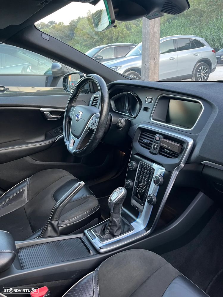 Volvo V40 D2 R Design - 26