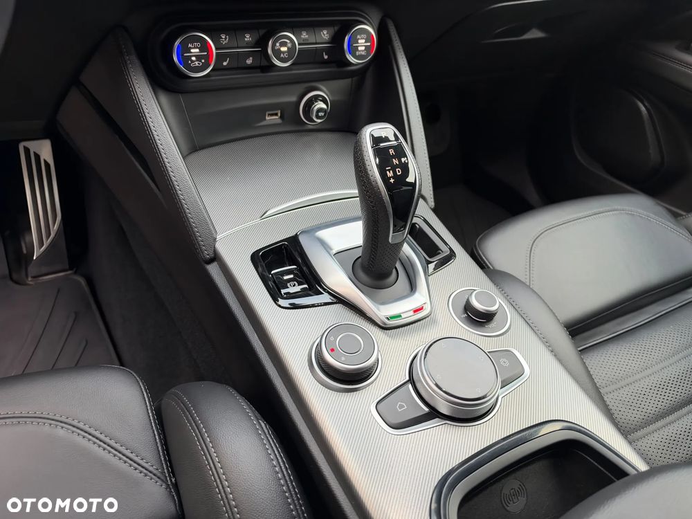 Alfa Romeo Stelvio 2.0 Turbo Veloce TI Q4 - 15