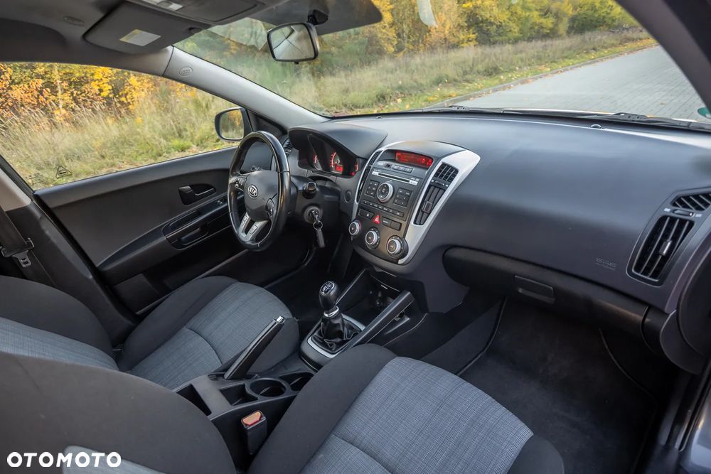 Kia Ceed - 6