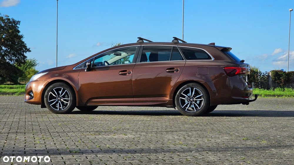 Toyota Avensis 2.0 D-4D Prestige - 12