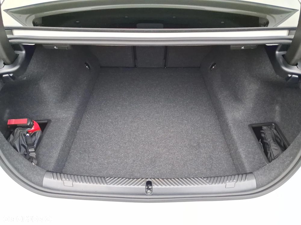 BMW Seria 5 520i mHEV M Sport - 17