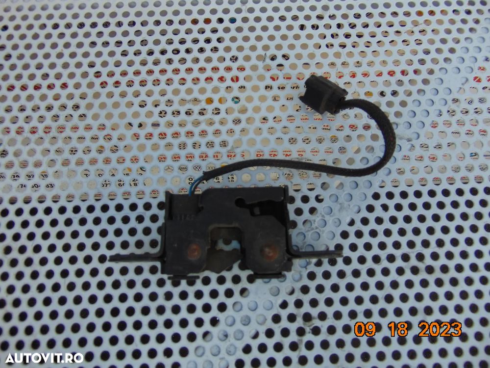 Broasca capota renault Scenic 3 an 2009-2016 - 2