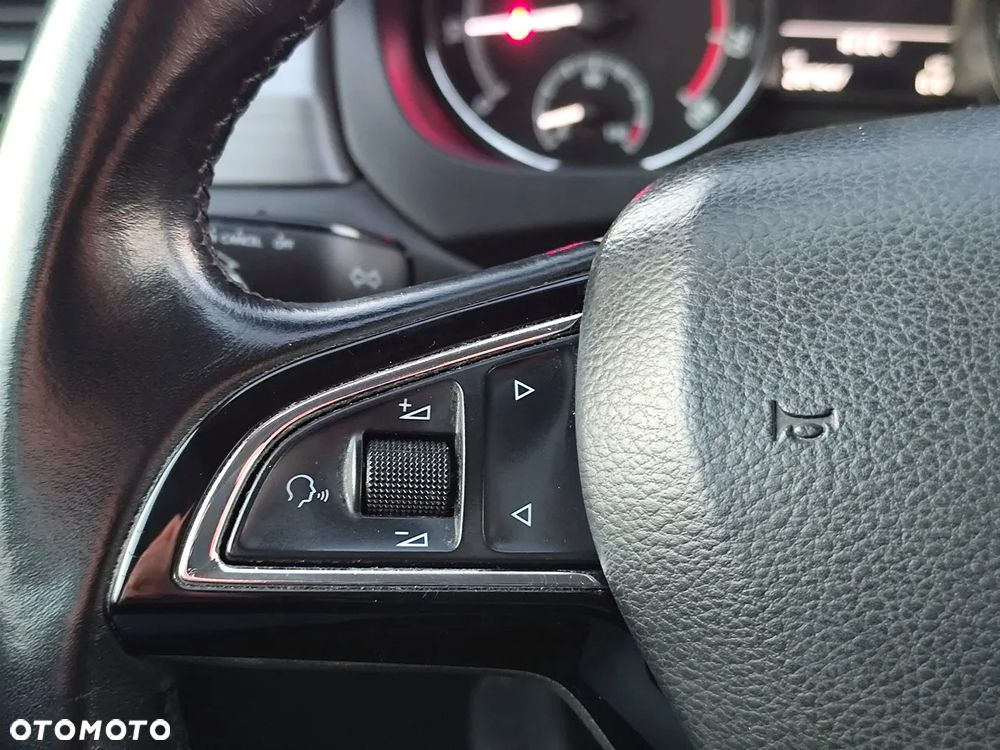 Skoda RAPID Spb 1.0 TSI Ambition - 20