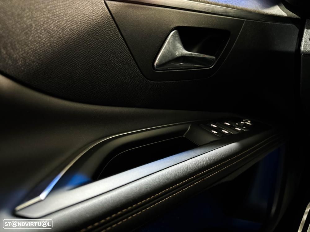 Peugeot 3008 1.6 Hybrid GT Pack e-EAT8 - 45