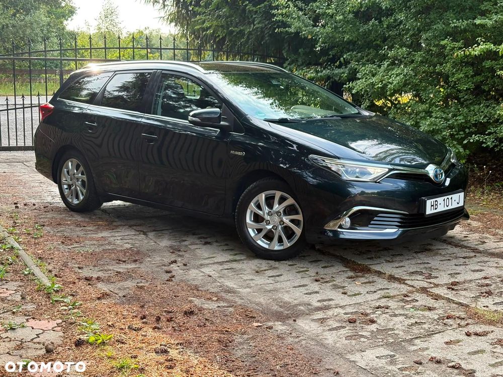 Toyota Auris 1.8 HSD Luna - 1
