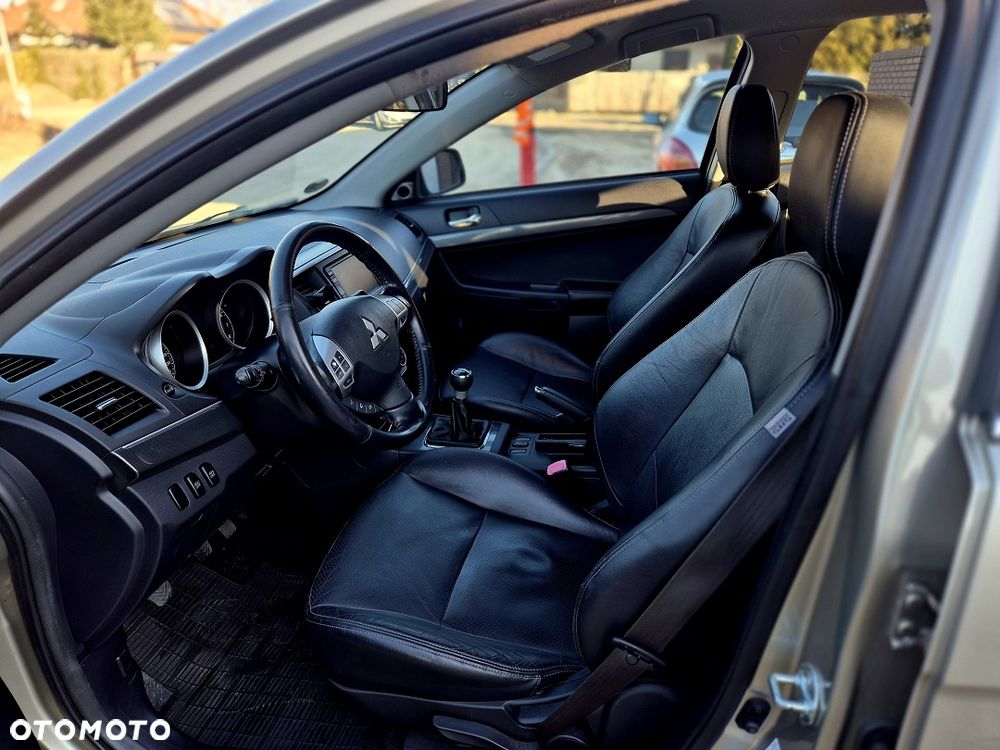 Mitsubishi Lancer - 11