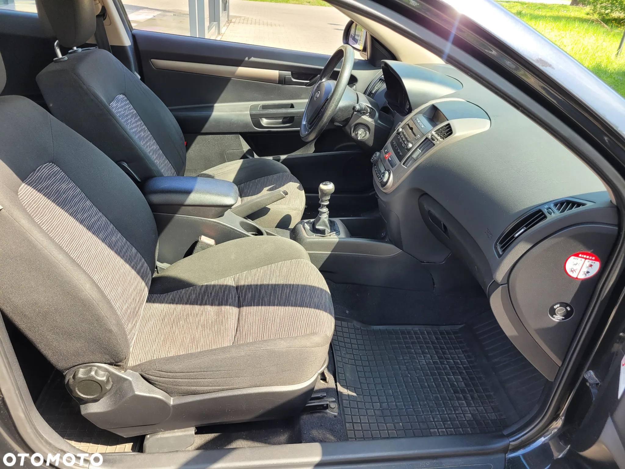 Kia Ceed - 14