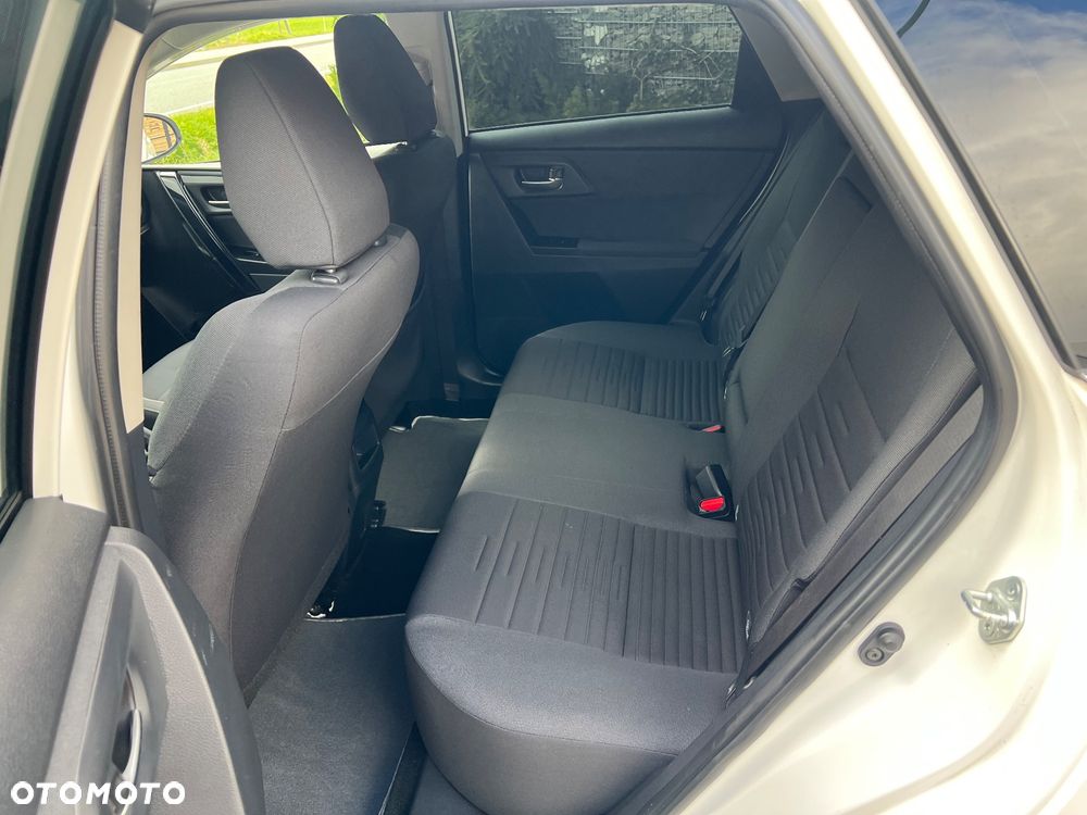 Toyota Auris 1.6 D-4D Executive - 25