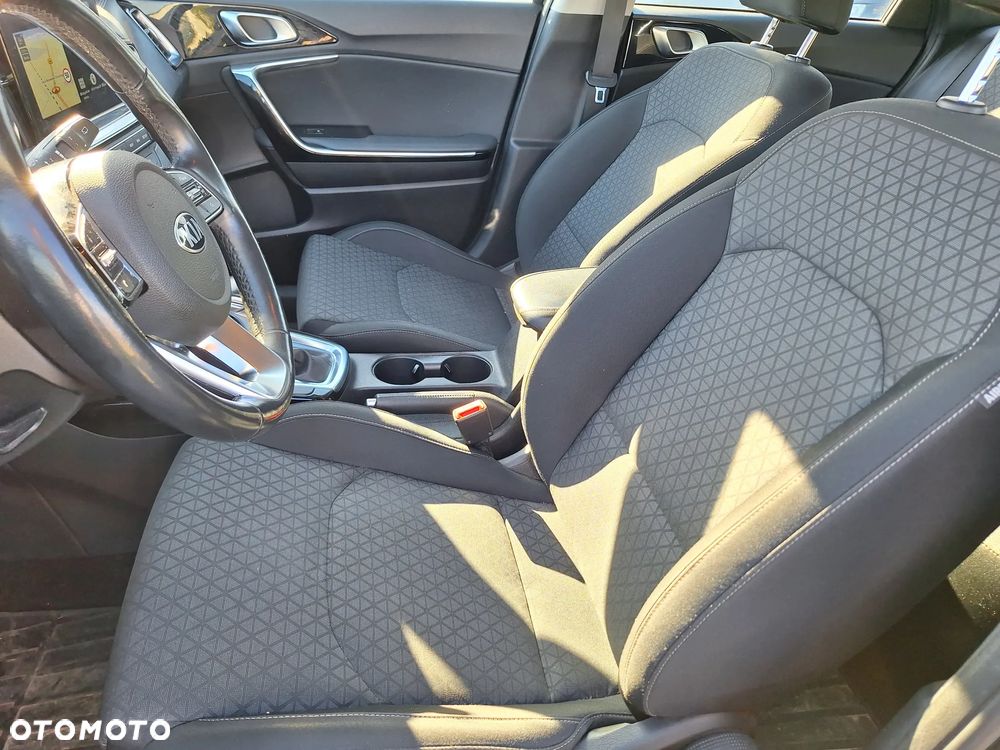 Kia Ceed 1.4 T-GDI M DCT - 11