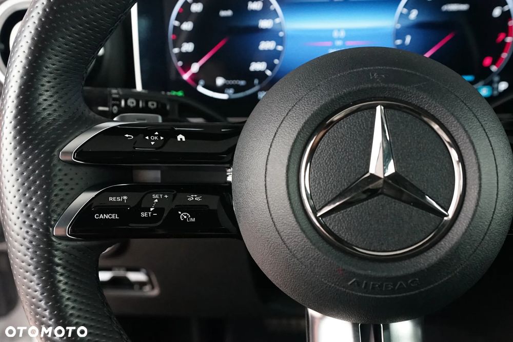 Mercedes-Benz Klasa C 300 4Matic T 9G-TRONIC AMG Line - 10