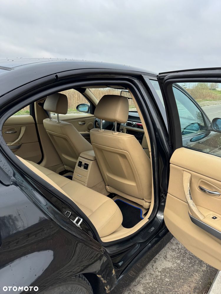 BMW Seria 3 318d - 12