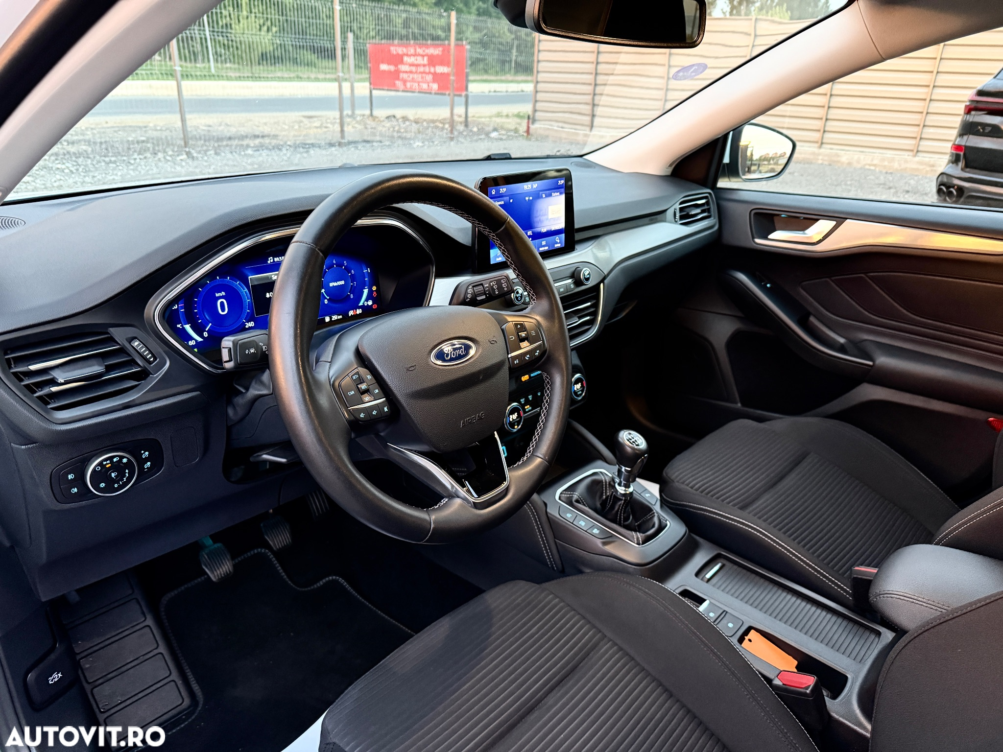 Ford Focus 1.0 EcoBoost Hybrid TITANIUM X - 10