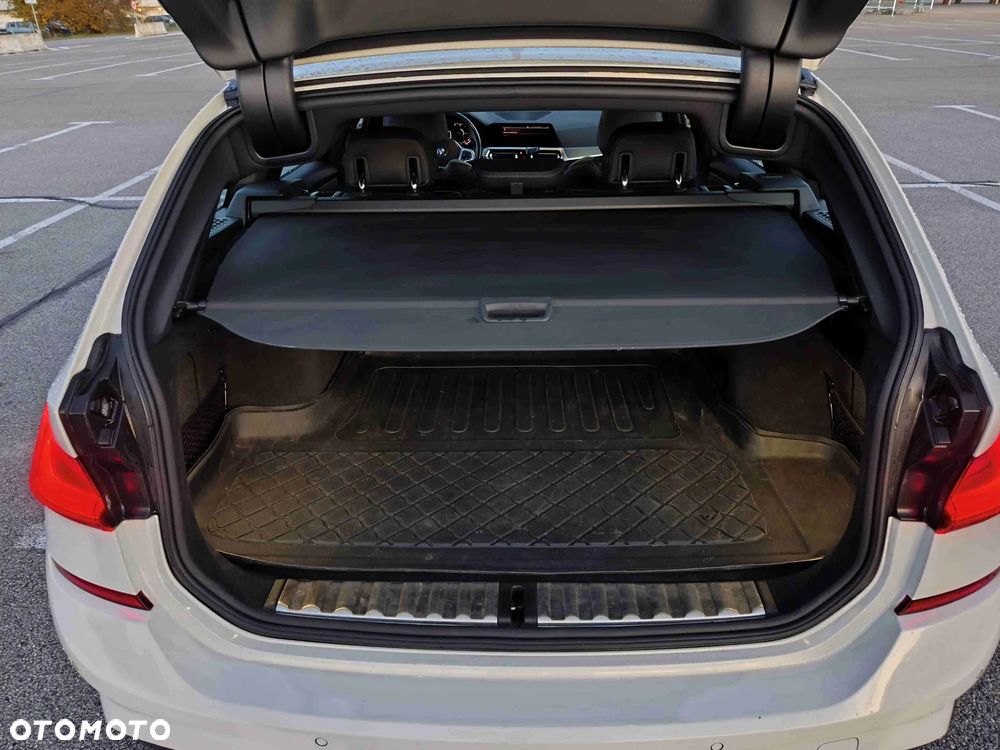 BMW Seria 3 318d M Sport - 15