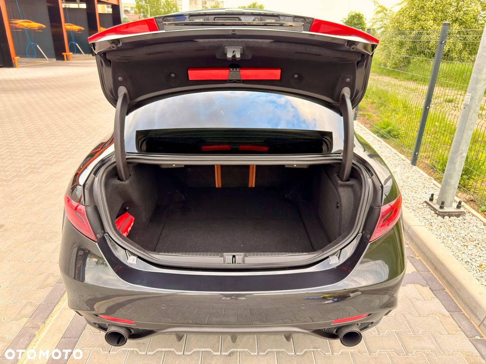 Alfa Romeo Giulia 2.0 Turbo Veloce Q4 - 18