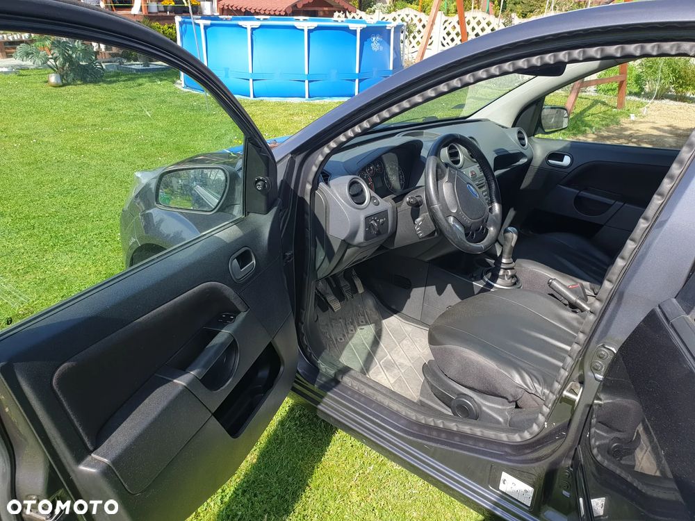 Ford Fiesta 1.4 TDCI - 11