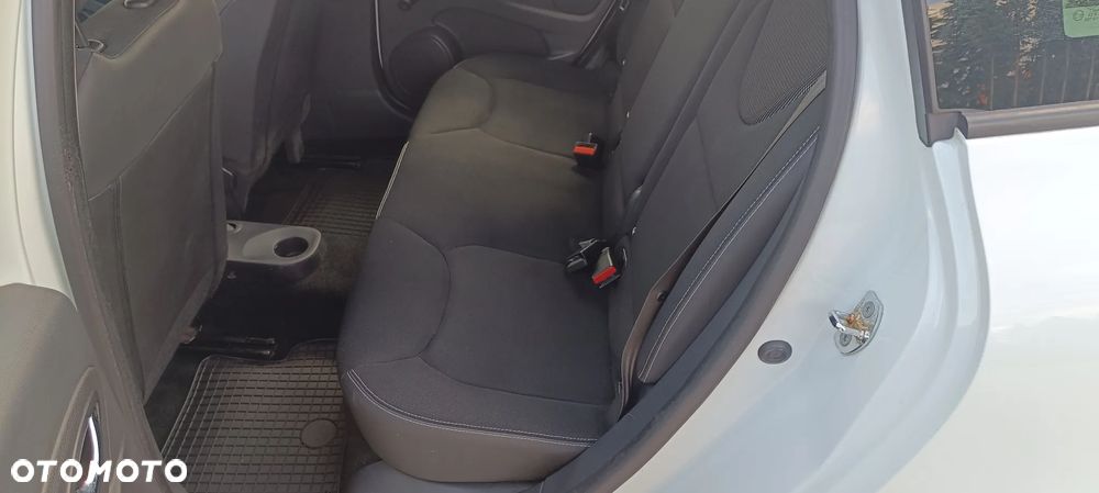 Renault Clio 1.2 16V 75 Expression - 13
