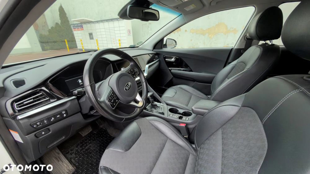 Kia Niro 1.6 GDI Hybrid Business Line - 11