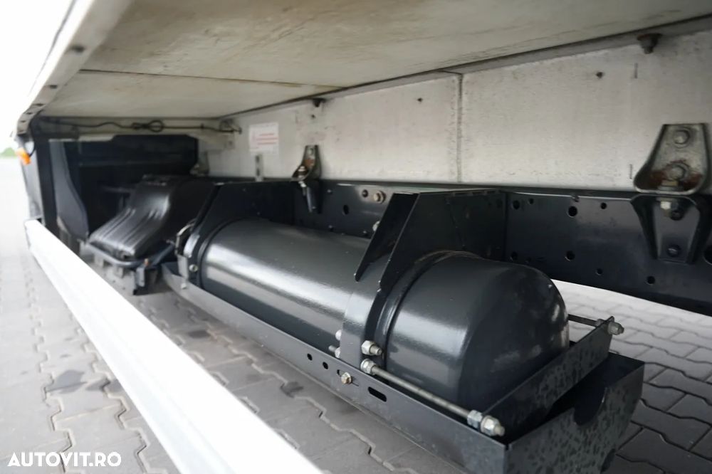 Iveco DAILY 35-NP / CNG / CAROSERIE TIP BOX 4,3 m / LIFT HIDRAULIC PALFINGER / IMPORT - 18