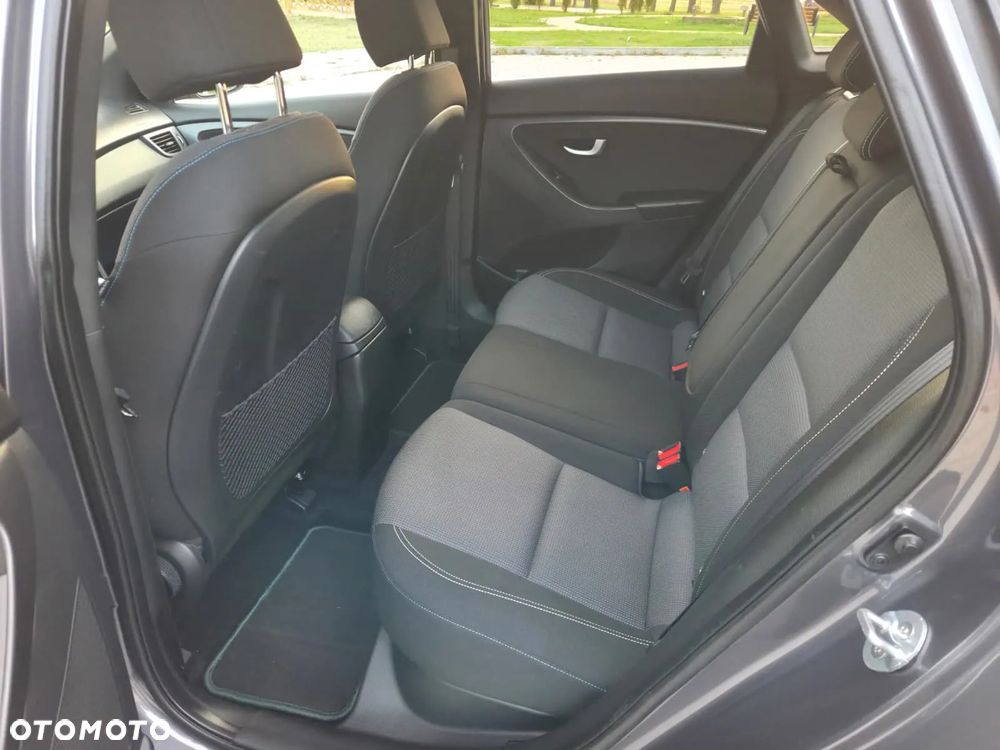 Hyundai i30 1.6 GDI BlueDrive Go - 16