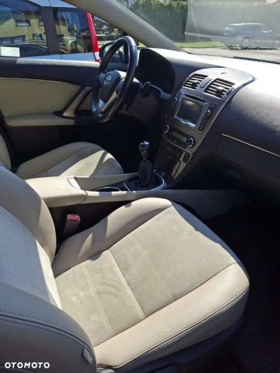Toyota Avensis 1.8 Premium - 2