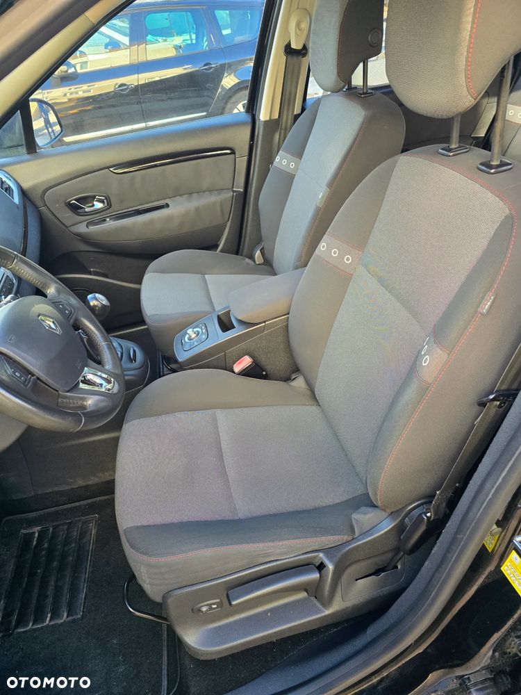 Renault Grand Scenic - 11