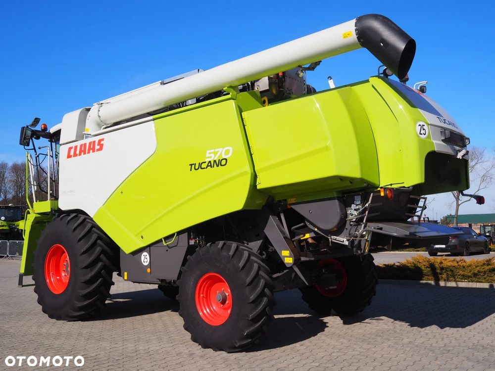 Claas Tucano 570 + V680 - 3