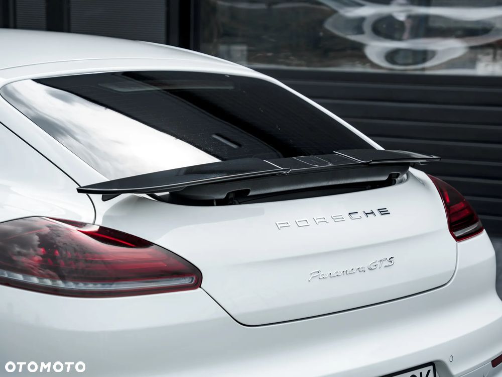 Porsche Panamera GTS PDK - 8