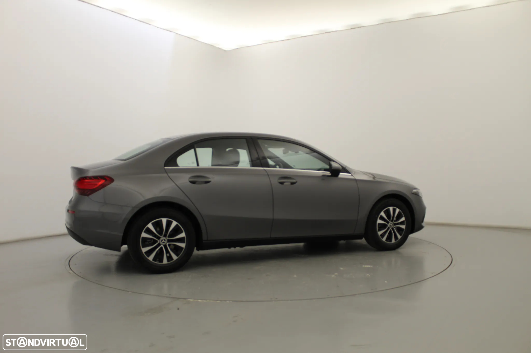 Mercedes-Benz A 200 Limousine Standard - 3
