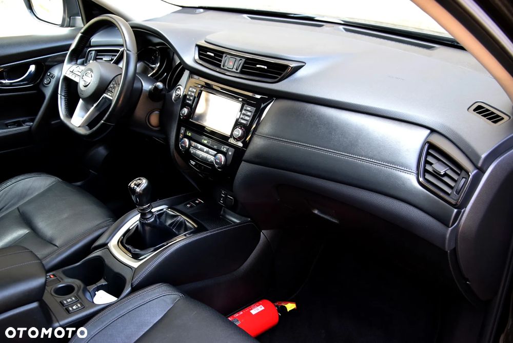 Nissan X-Trail 1.6 DIG-T Tekna 2WD - 16