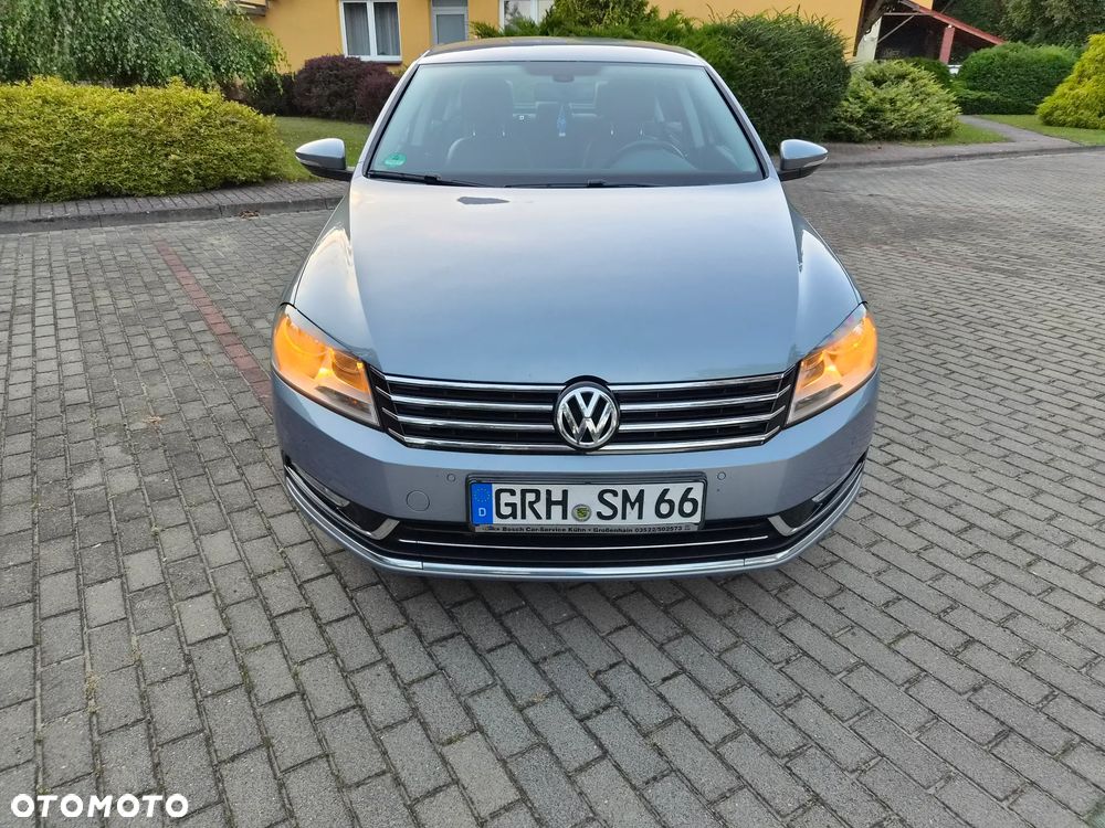 Volkswagen Passat 2.0 TSI Exclusive - 1