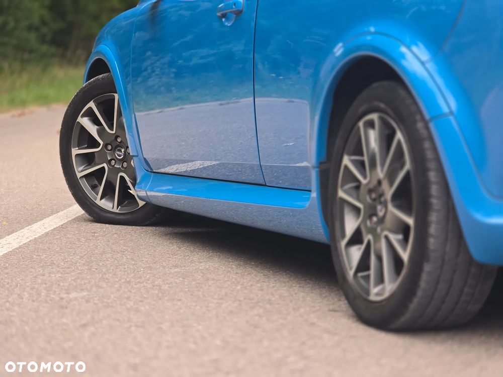Volvo C30 D2 DRIVe R-Design - 36