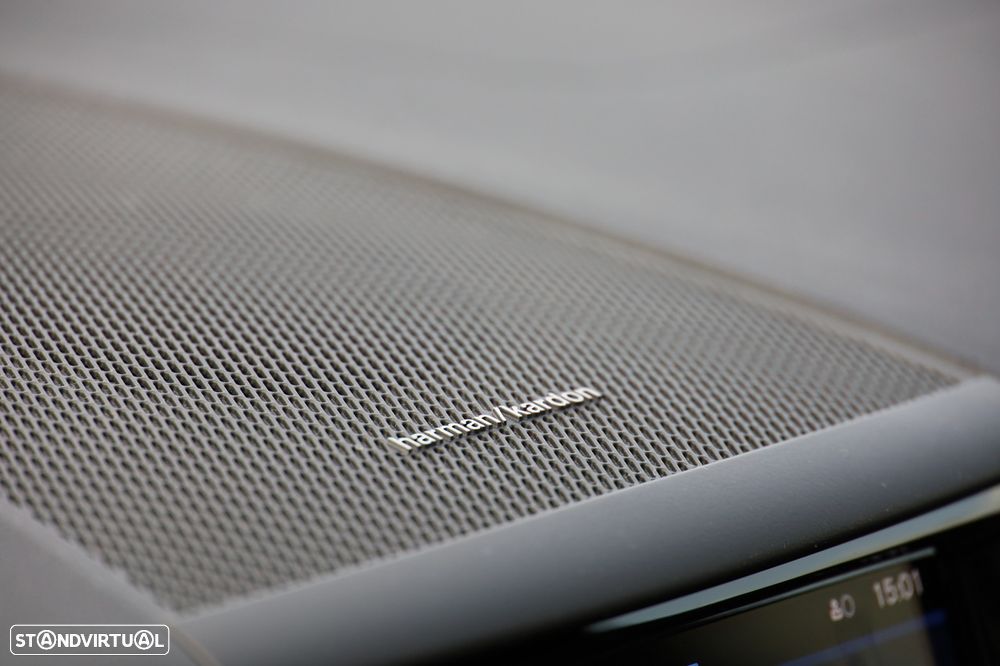 Volvo XC 60 2.0 T6 PHEV Ultra Dark - 29