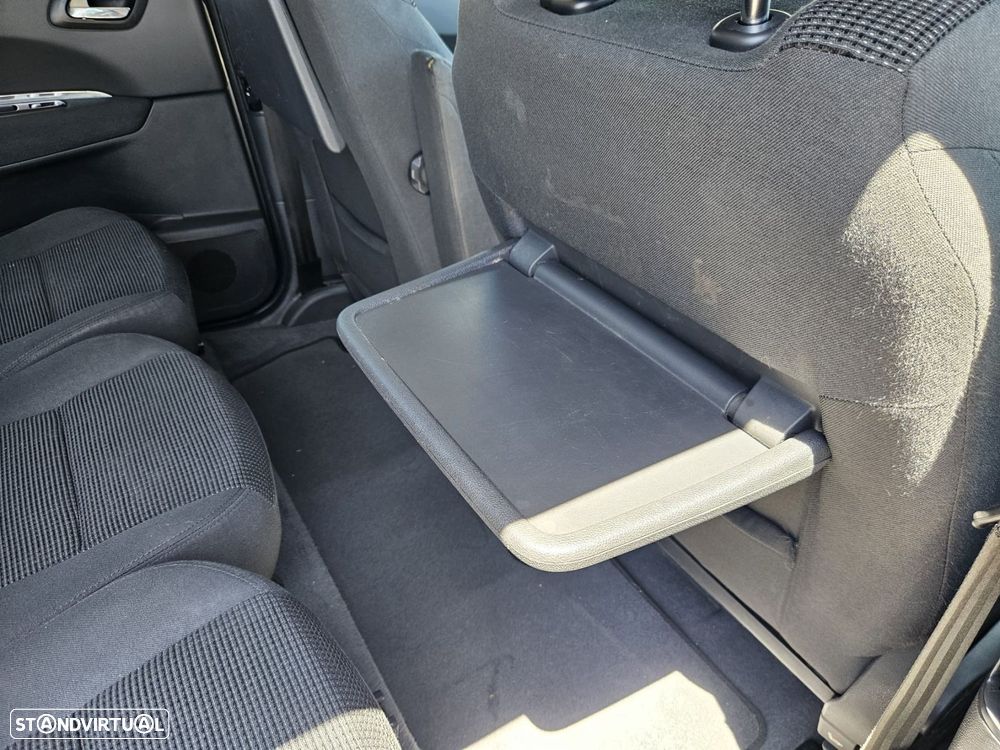 Peugeot 5008 1.6 BlueHDi Style - 37