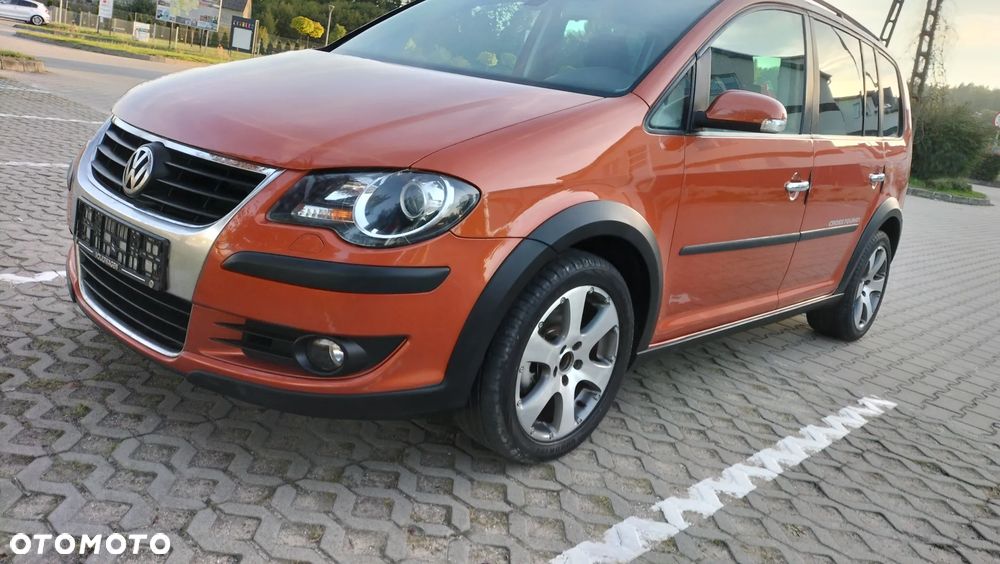 Volkswagen Touran - 33