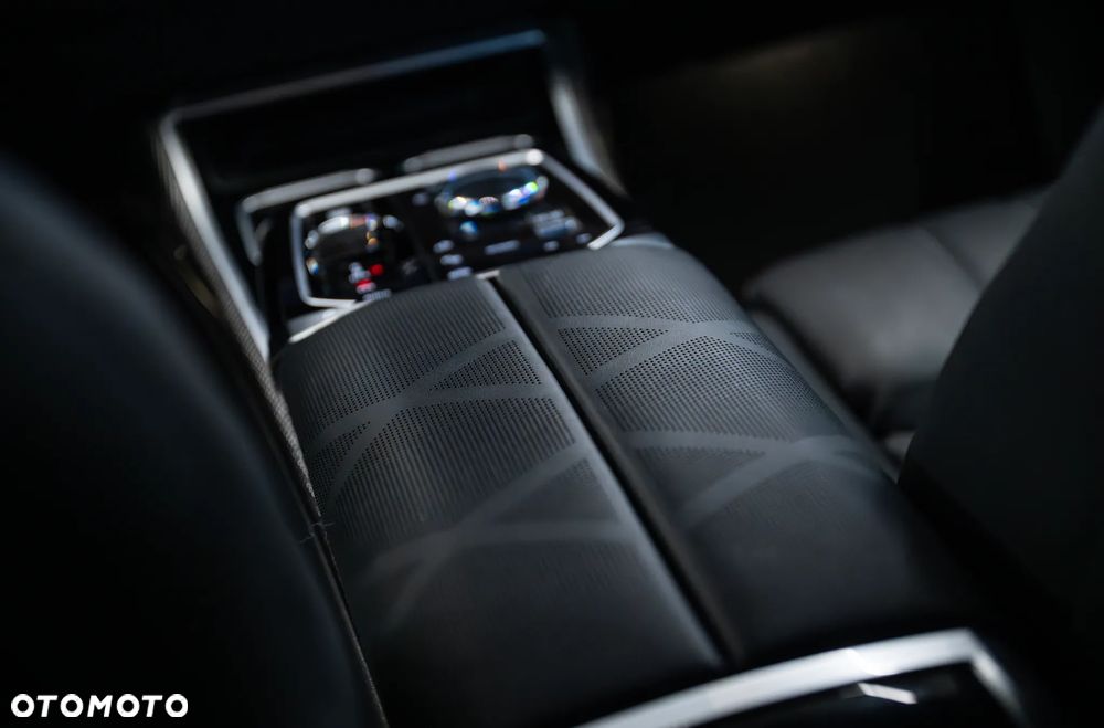 BMW Seria 7 740d xDrive sport - 20