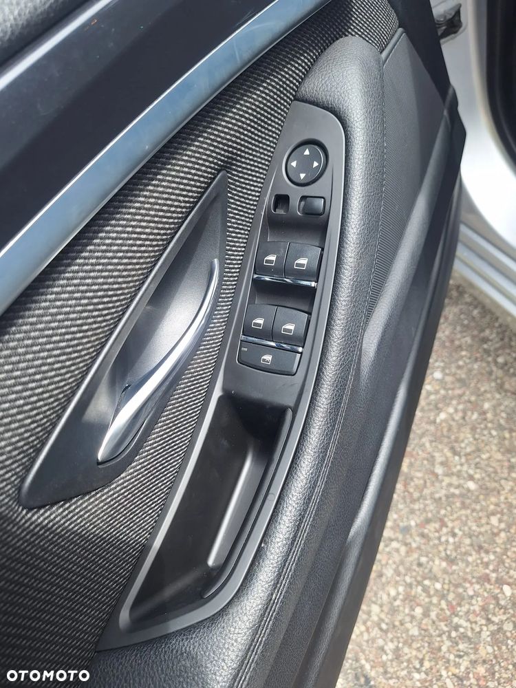 BMW Seria 5 520i - 10