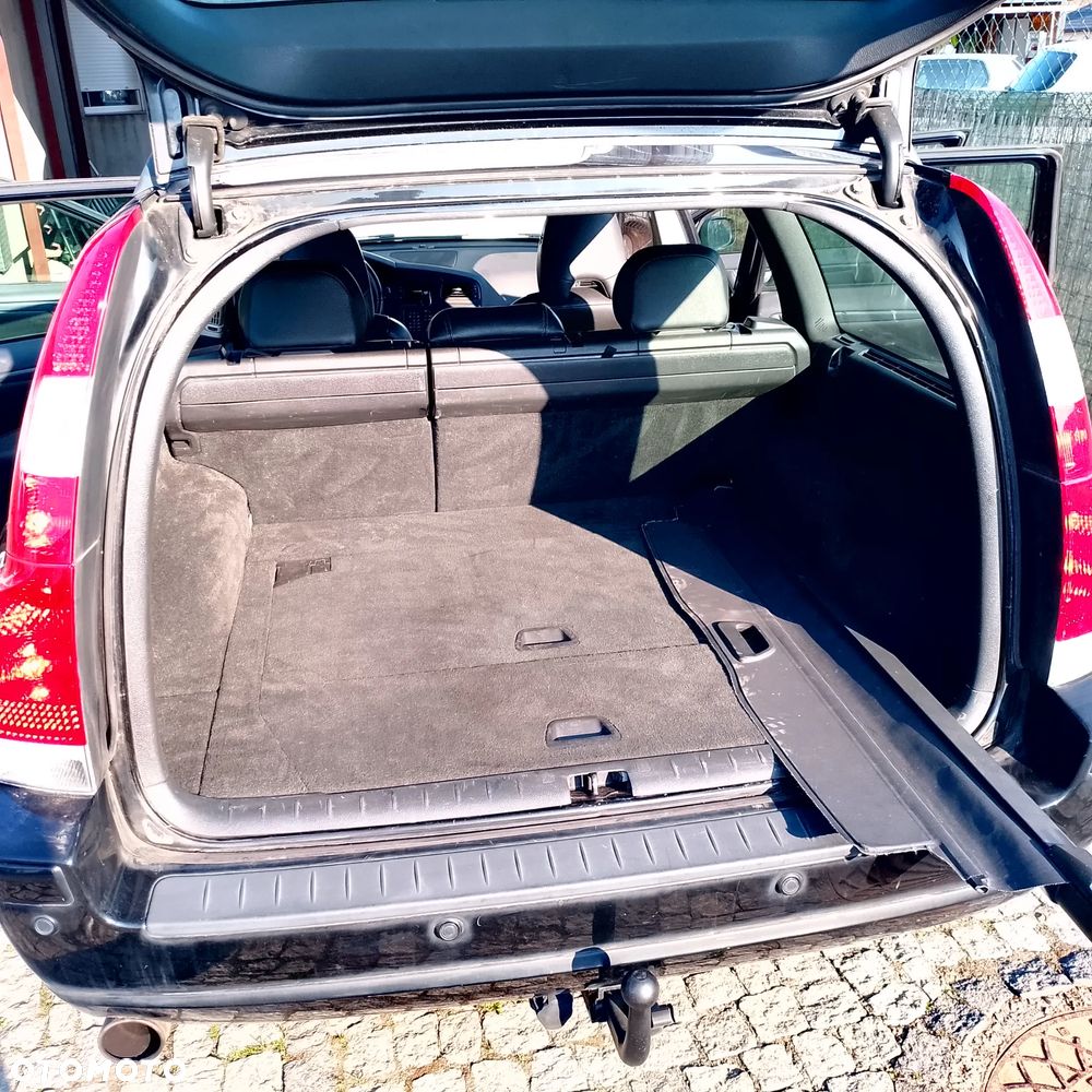Volvo V70 2.4 Black Edition - 23