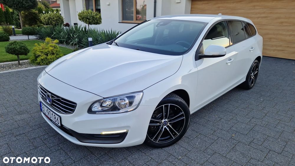 Volvo V60 D2 Momentum - 2