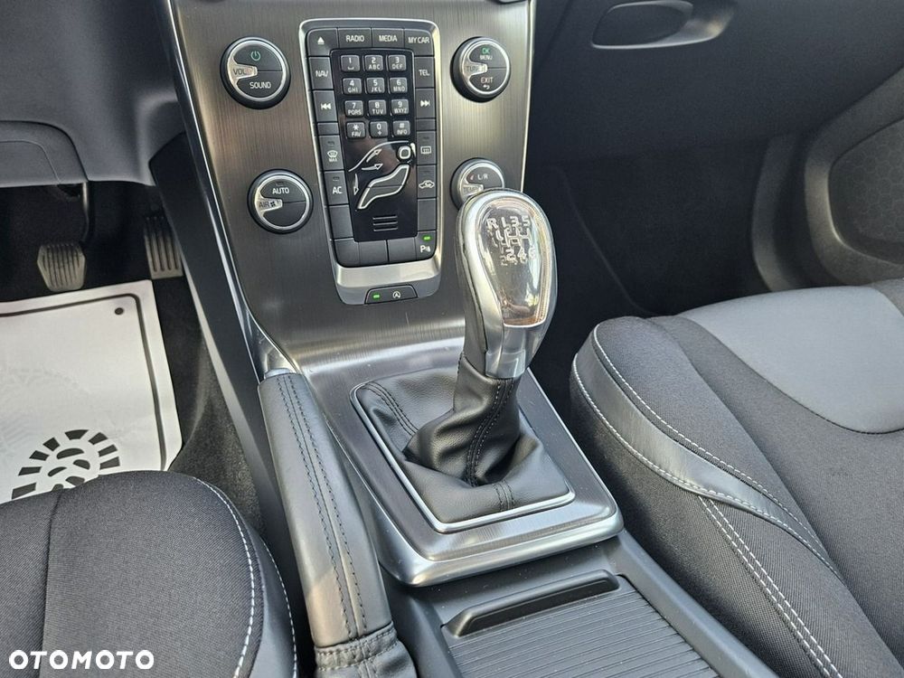 Volvo V40 D2 Momentum - 14