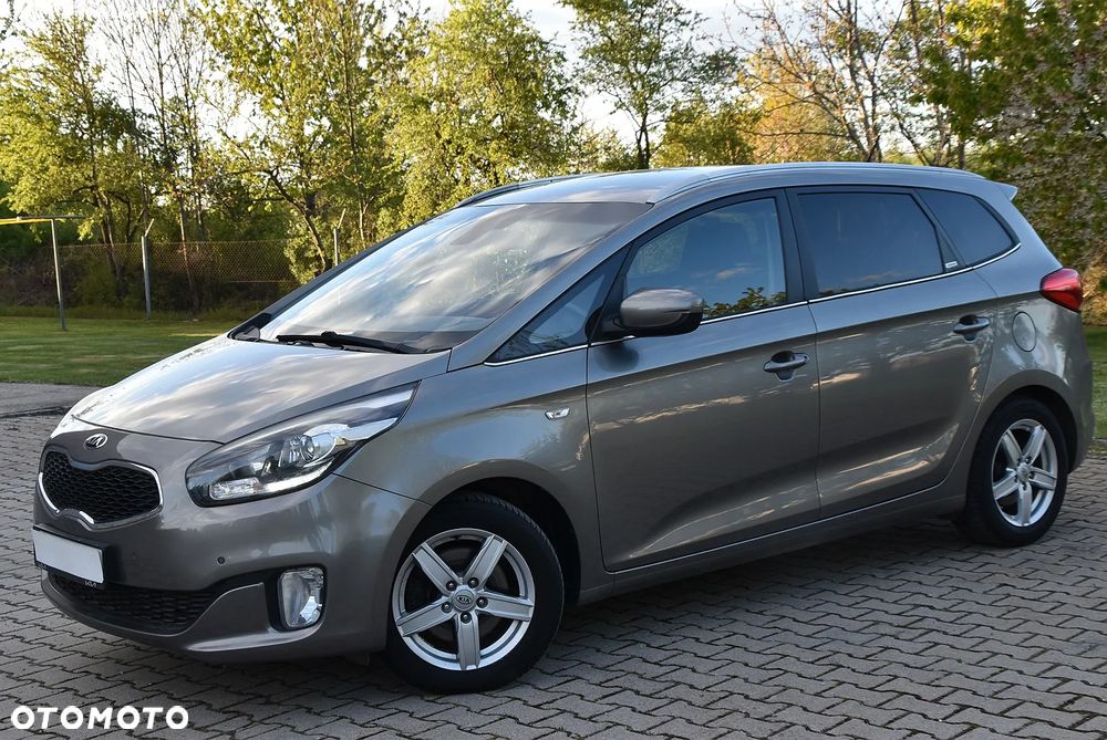 Kia Carens - 3