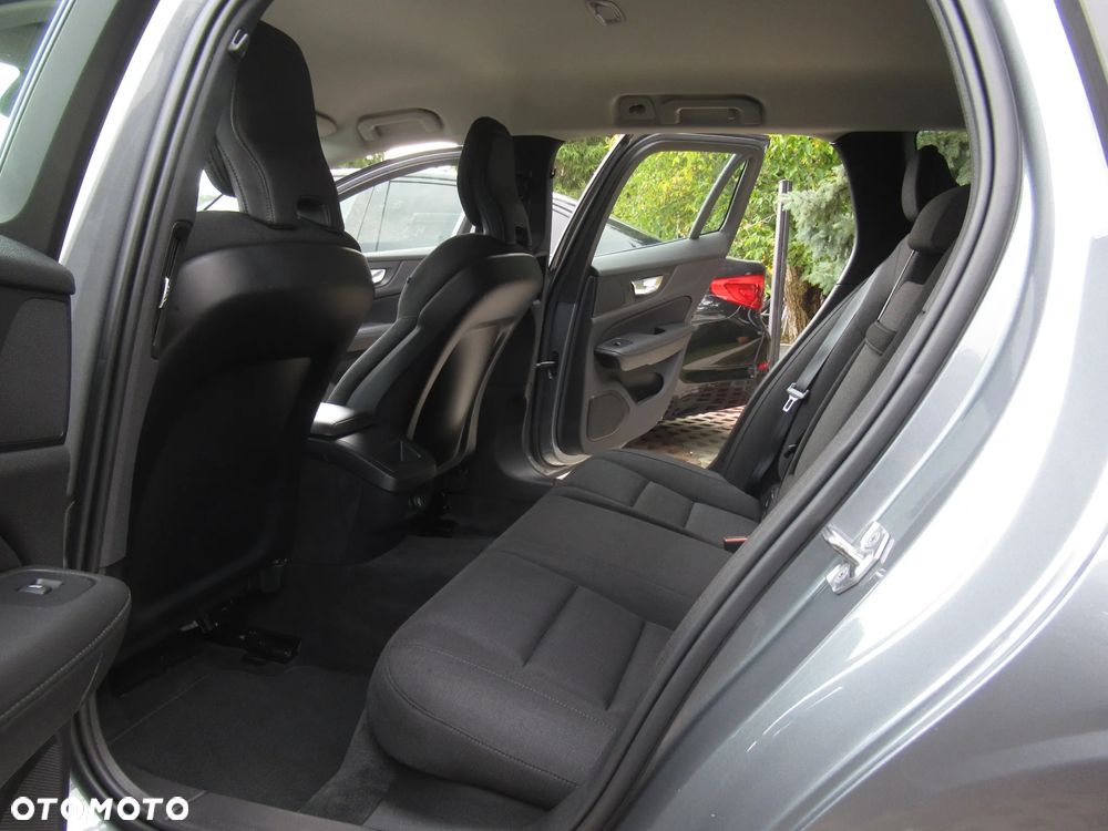 Volvo V60 T4 Momentum - 7