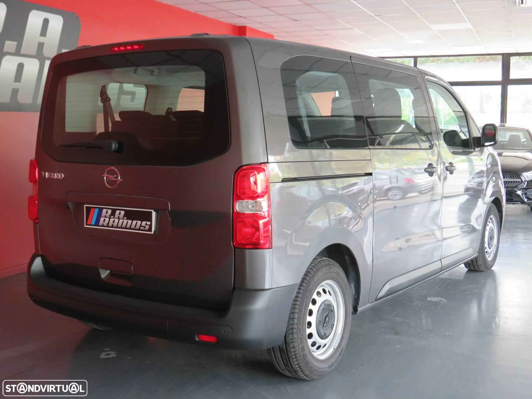 Opel Vivaro 1.5 CDTi L2H1 Essentia Inc - 8