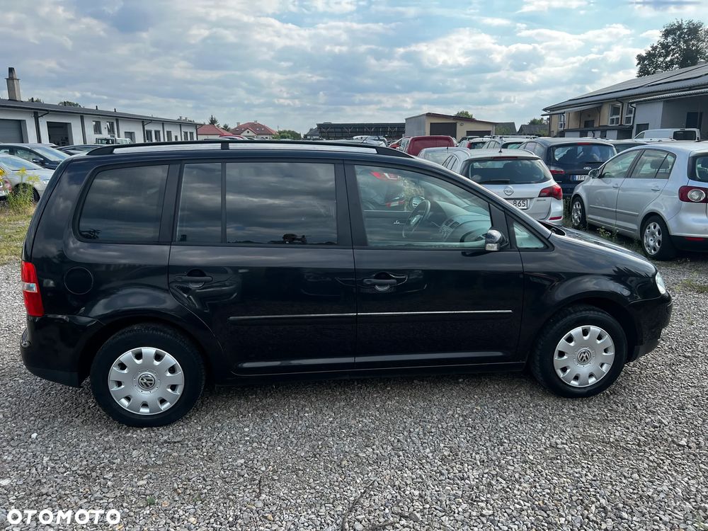 Volkswagen Touran 1.9 TDI Conceptline - 11