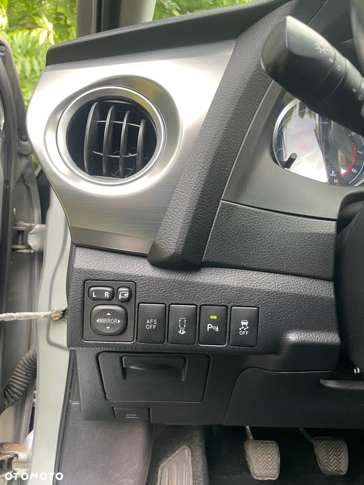 Toyota Auris - 12