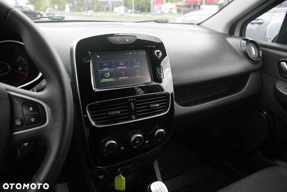 Renault Clio - 22