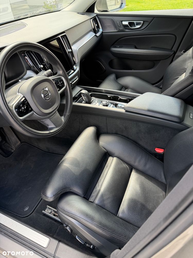 Volvo V60 B4 D Momentum - 8